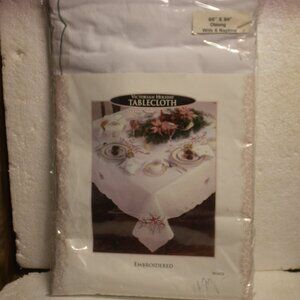 Vintage C&F Enterprises Victorian Holiday Tablecloth 66" x 84" Oblong W/ Napkins